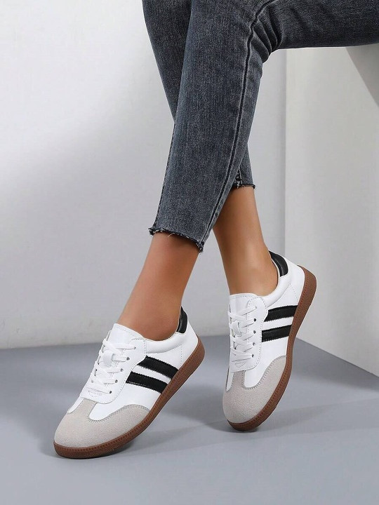 Women Round Toe Lace-Ups Suede Sneakers